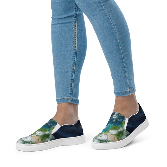 Women’s slip-on canvas shoes